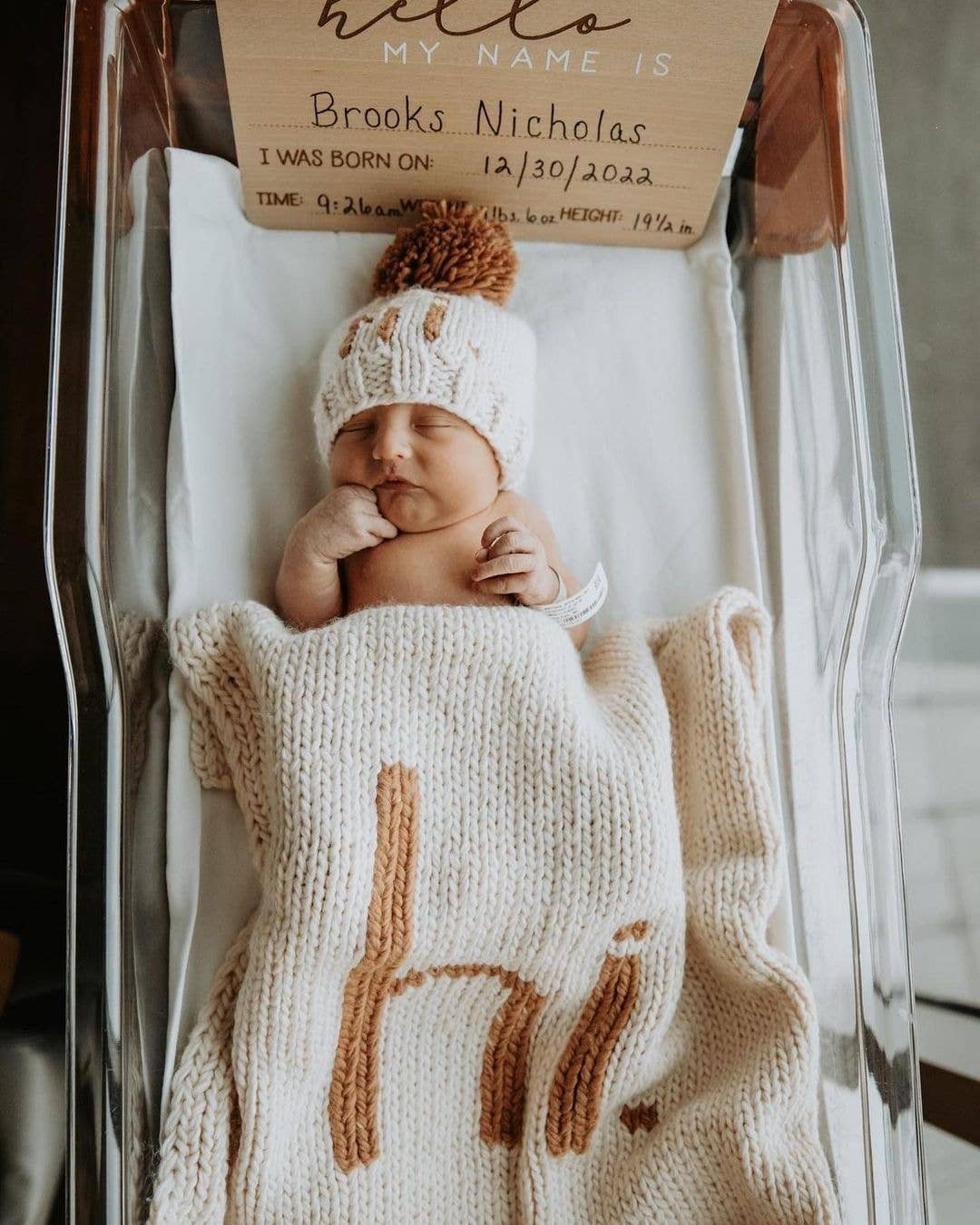 Hi. Hand Knit Baby Blanket and Hat