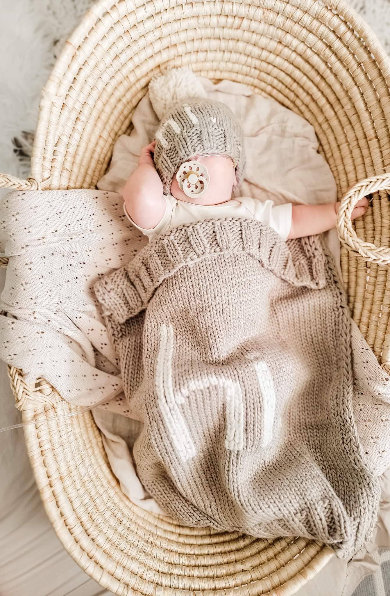 Hi. Hand Knit Baby Blanket and Hat