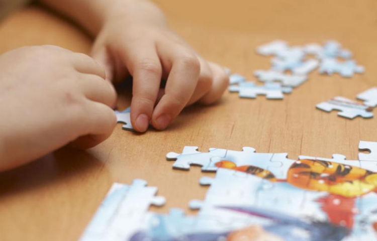 Puzzles & Crafts