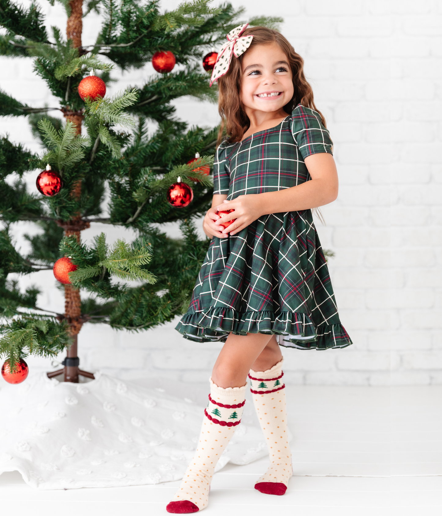 Tree Farm Scalloped Knee High Socks: 0-6 MONTHS