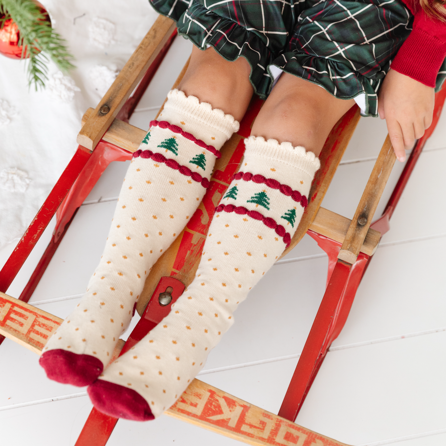 Tree Farm Scalloped Knee High Socks: 0-6 MONTHS